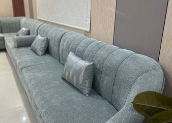 شاليه بمسطح اخضر ومسبح 