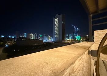 استديو بتصميم أنيق ودخول ذاتي