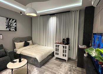 استديو هادئ بدخول ذاتي 