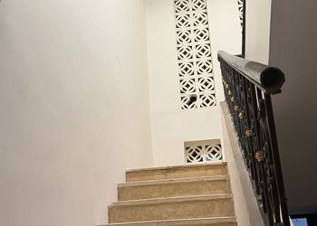 شقة بغرفة جلوس وغرفتين نوم 