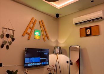 استديو بسرير ماستر وأثاث مريح 