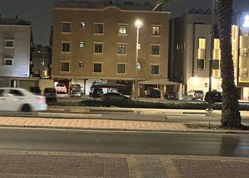 شقة بصالة انيقة ودخول ذاتي