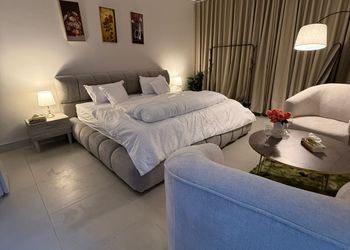 استديو بدخول ذاتي وسرير ماستر