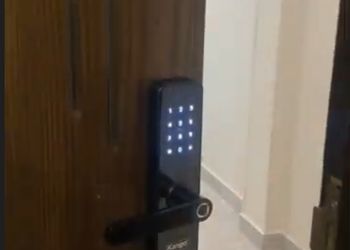 شقة بصالة مريحة ودخول ذاتي 
