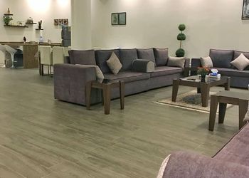 شاليه بمسطح اخضر وجلسة خارجية 