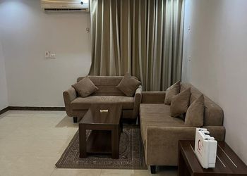 شقة بغرفتين نوم وصالة مريحه 