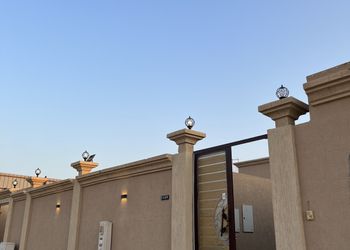 استراحة بمسبح وجلسة خارجية