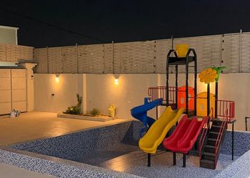 شاليه بألعاب مائية  ومسبح 