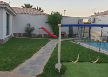 شالية بمسبح وجلسة خارجية 