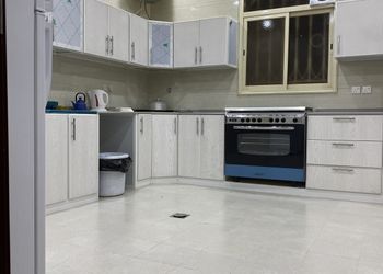 شقة بصالة وغرفتين نوم 