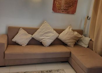 شاليه بجلسات مطلة على البحر 