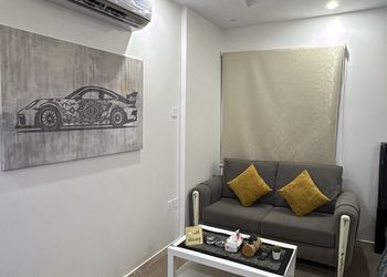 استديو بأثاث مريح وبسيط 