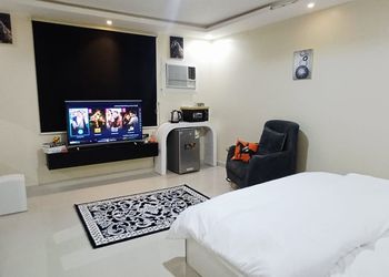 استديو بسرير ماستر