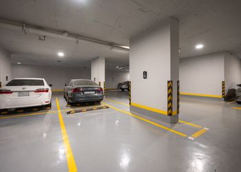 شقة بغرفة معيشة وغرفتين نوم 