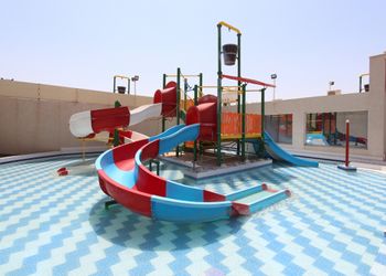 شاليه بجلسه خارجيه والعاب مائية