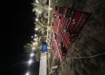 استراحة بمجلس واسع و مسطح اخضر