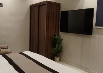 استديو بسرير ماستر و اثاث مريح 