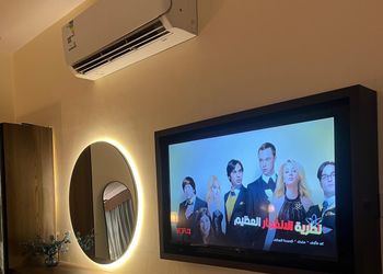 استديو بسرير ماستر وجلسة جانبية 