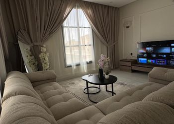شقة بغرفة معيشة وغرفة نوم 