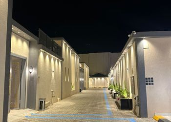 شاليه بألعاب مائية ومسبح خارجي