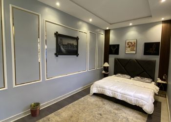 استراحة بمسطحات خضراء وملعب كره 
