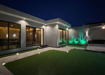 شاليه بمسطح اخضر