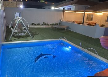 استراحة بمسبح خارجي 