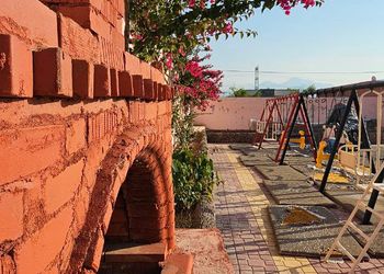 استراحة بمجالس واسعة وألعاب أطفال 