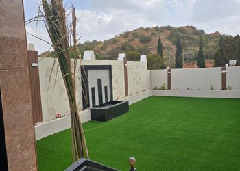 استراحة بمجالس واسعة وفناء خارجي