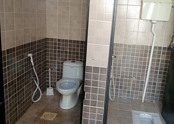 شاليه بمسطح اخضر و مسبح
