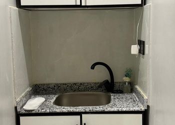 استديو بسرير ماستر وجلسة جانبية