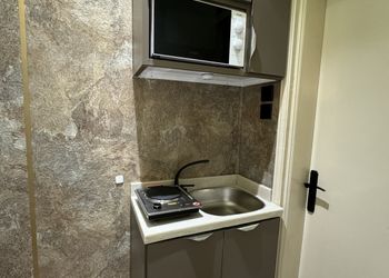 شقة بصالة وغرفة نوم دخول ذاتي 