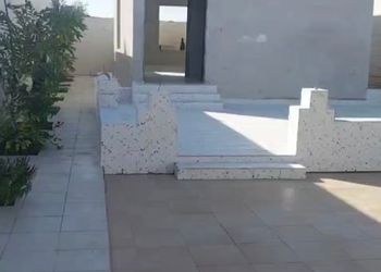 شاليه بجلسة خارجية ومسبح 