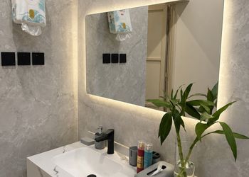 استديو بأثاث مريح وبسيط 