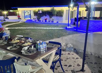 شاليه انيق بمسبح خارجي وجلسة