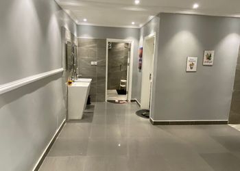استراحة بمسطح اخضر وجلسة خارجية