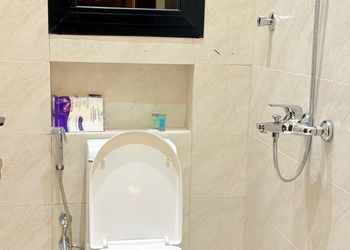 استديو بسرير ماستر وجلسة جانبية 