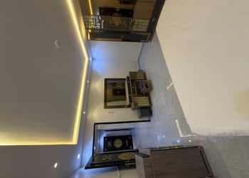 شاليه بجلسه مطله على المسبح