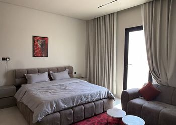 استديو هادئ بسرير ماستر 