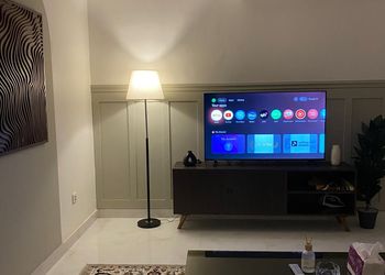 استديو بأثاث مريح وبسيط 
