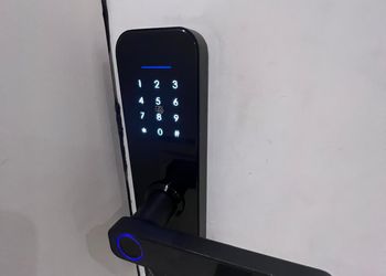 شقة بصالة انيقة وغرفتين نوم