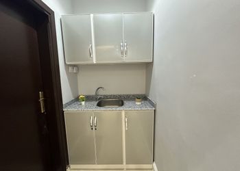استديو بدخول ذاتي ومدخل جانبي 