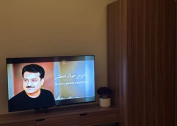استديو بسرير ماستر وجلسة جانبية 