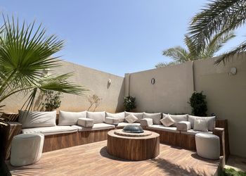 شاليه بمسبح وألعاب اطفال