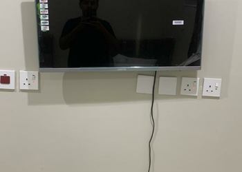 استديو بأثاث مريح وبسيط 