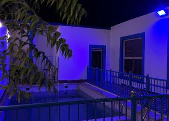 شاليه بجلسة خارجية وألعاب اطفال