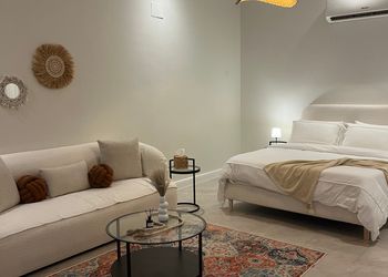 استديو هادئ بدخول ذاتي 