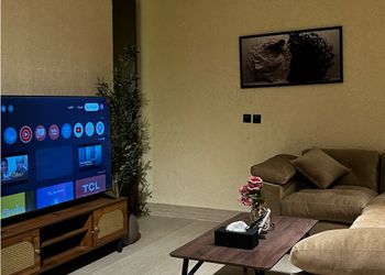استديو بدخول ذاتي وتصميم هادئ 