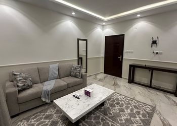 استديو بأثاث مريح وبسيط 