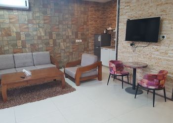 شاليه بمسطح اخضر